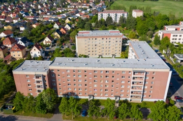 Geräumige 4-Raum Wohnung mit Balkon!, 07318 Saalfeld, Etagenwohnung