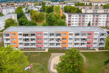 Schicke 2-Raum Wohnung mit Dusche und Balkon, 07318 Saalfeld, Etagenwohnung