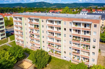 Geräumige 3-Raum-Wohnung am Krankenhaus, 07318 Saalfeld, Etagenwohnung