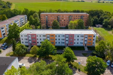Schicke 2-Raum Wohnung mit Dusche und Balkon, 07318 Saalfeld, Etagenwohnung