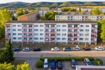 Helle 3-Raum-Wohnung mit Südbalkon, 07318 Saalfeld, Etagenwohnung