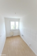 Südbalkon und Tageslichtbad - 3-Raum-Wohnung ab September verfügbar - Küche