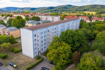 2-Raum-Wohnung mit Einkaufsmöglichkeit in der Nähe, 07318 Saalfeld, Etagenwohnung